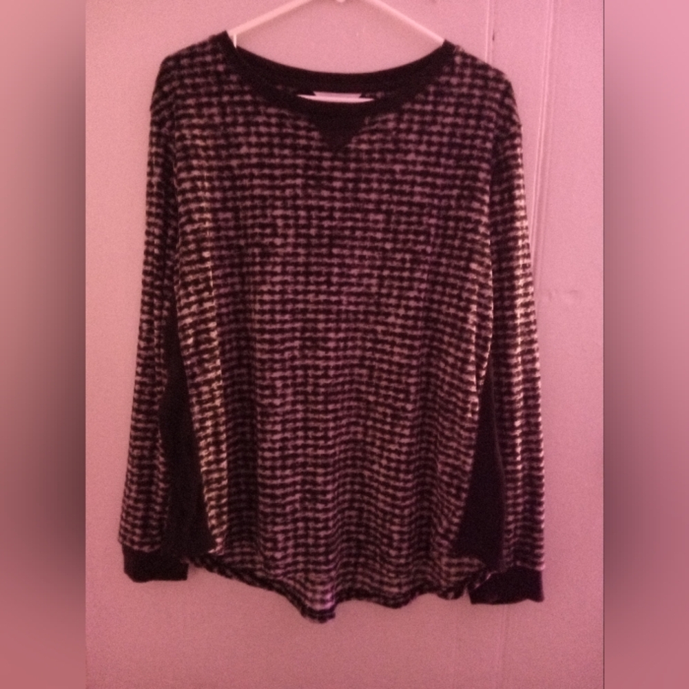 Secret Treasures Black and White Sleepwear Sweaters Size XL (Patterns- 2)